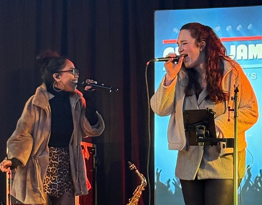 Grand Jam on Stage - Larissa, Senny